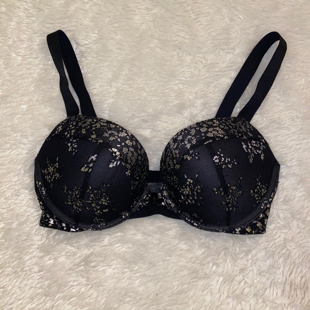 Victoria Secret Bra (never worn)